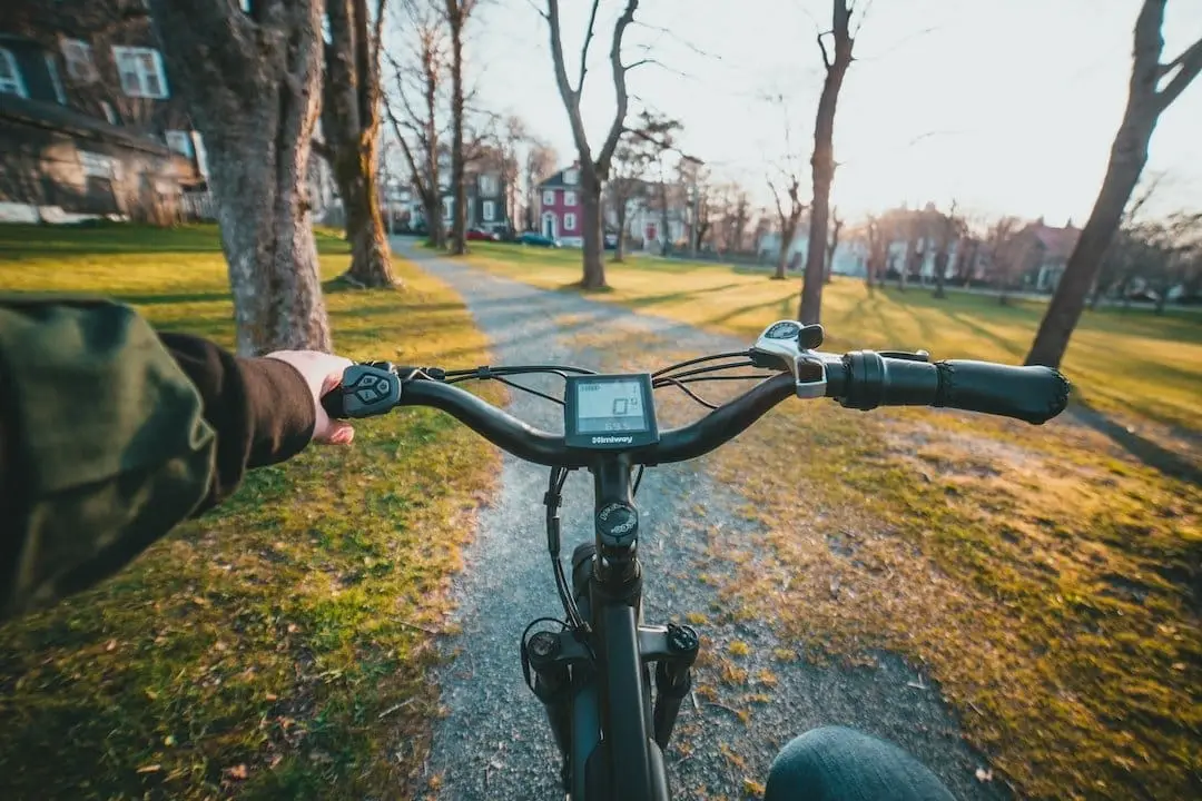 Varför du borde välja en elcykel illustration